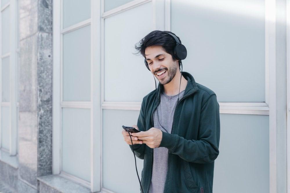 The Smart Way to Sell Your Music Online The Smart Way to Sell Your Music Online