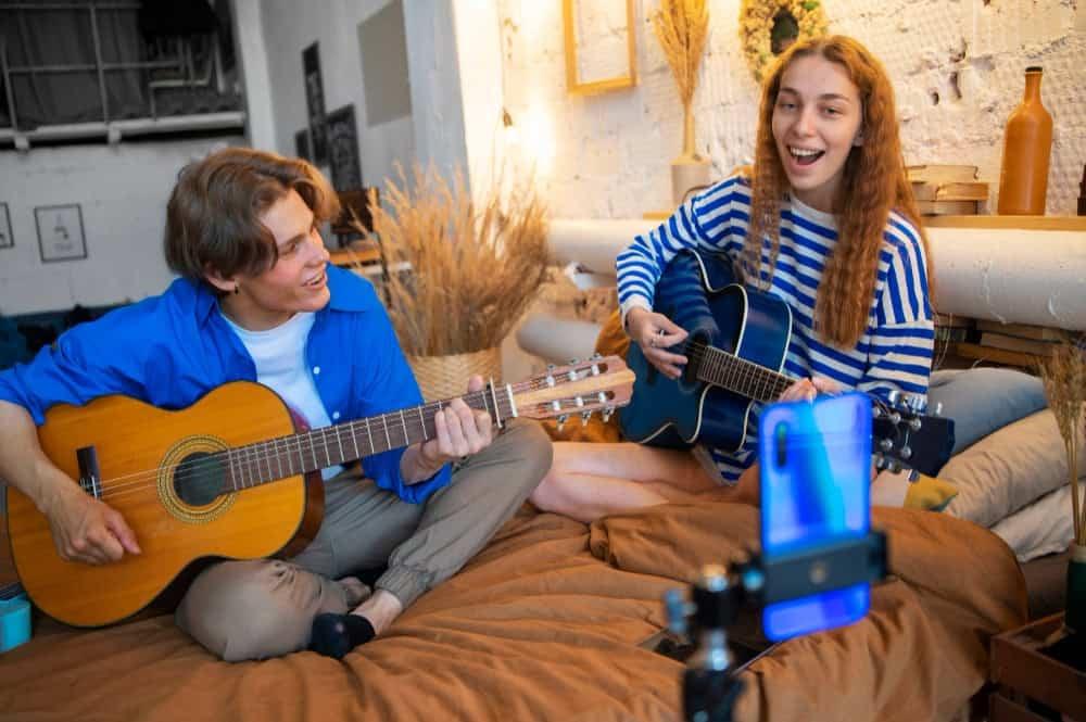 How to Sell Music Online and Reach Global Audiences How to Sell Music Online and Reach Global Audiences