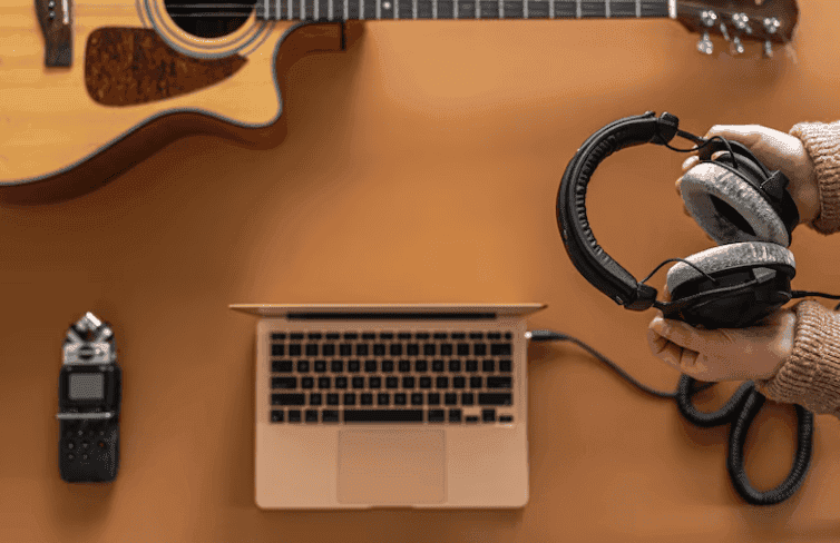 Writing a Song: Step-by-Step Guide for New Artists Writing a Song: Step-by-Step Guide for New Artists
