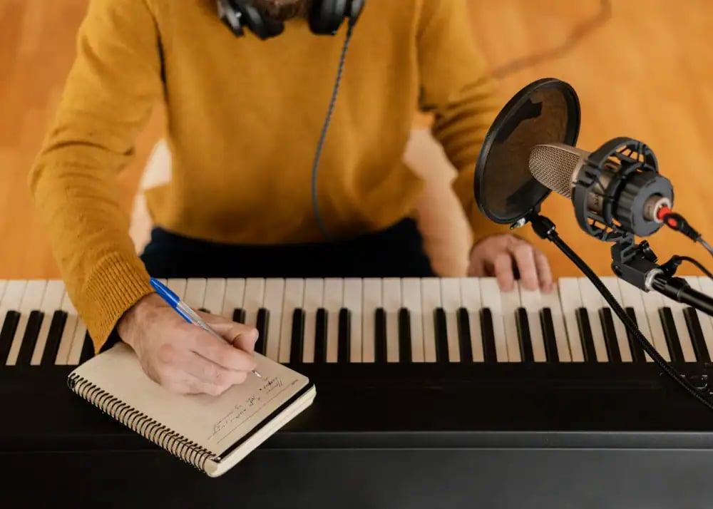 Master the Art of Song Writing for Music Career Master the Art of Song Writing for Music Career