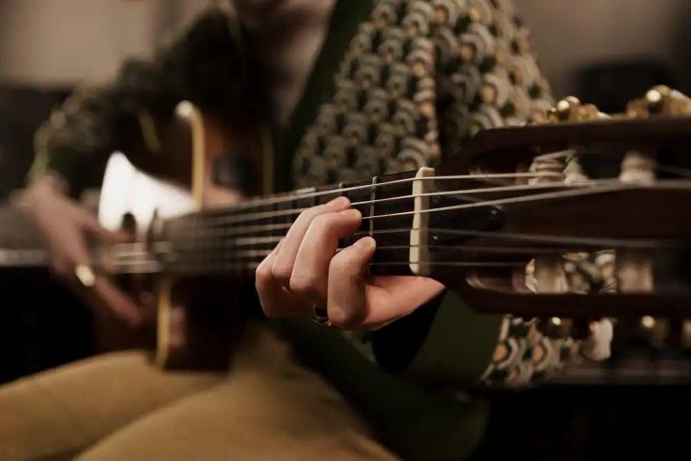 Explore Indian Music from Classical to Contemporary Explore Indian Music from Classical to Contemporary