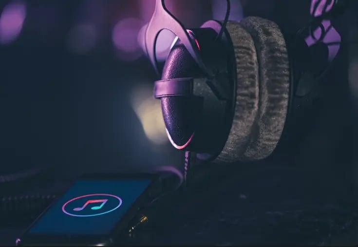 Music Distribution for Independent Artists: The Complete Guide to Getting Your Music Heard Worldwide Music Distribution for Independent Artists: The Complete Guide to Getting Your Music Heard Worldwide