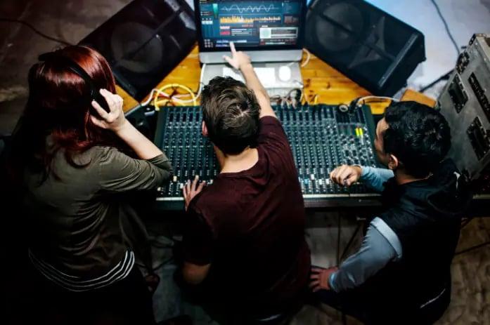 What Is Sound Engineering? A Guide for Beginners What Is Sound Engineering? A Guide for Beginners